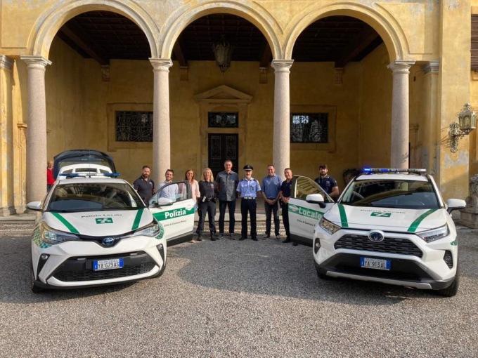 Un nuovo veicolo ibrido per la Polizia Locale