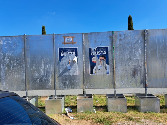 Danneggiati manifesti elettorali: scatta l’esposto