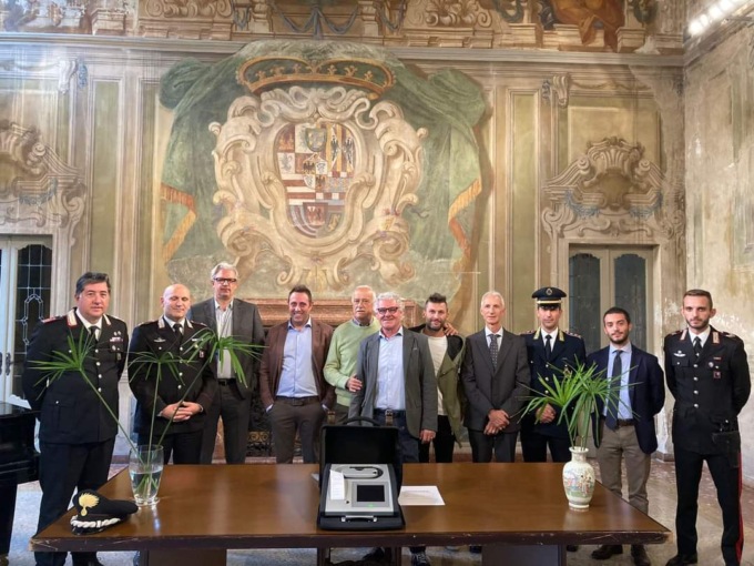 Cinque Comuni al fianco dei Carabinieri con la consegna dell’etilometro