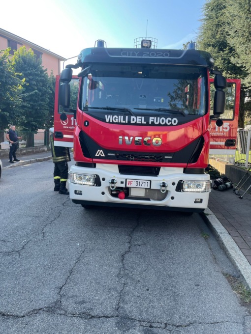 Camera da letto in fiamme: arrivano i Vigili del Fuoco