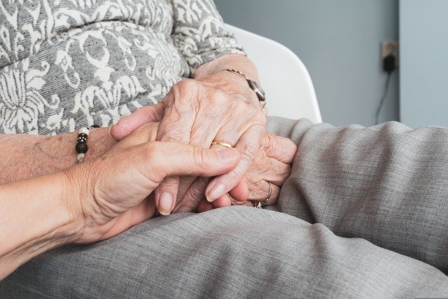 Come trovare la badante giusta a Milano: una guida pratica per le famiglie