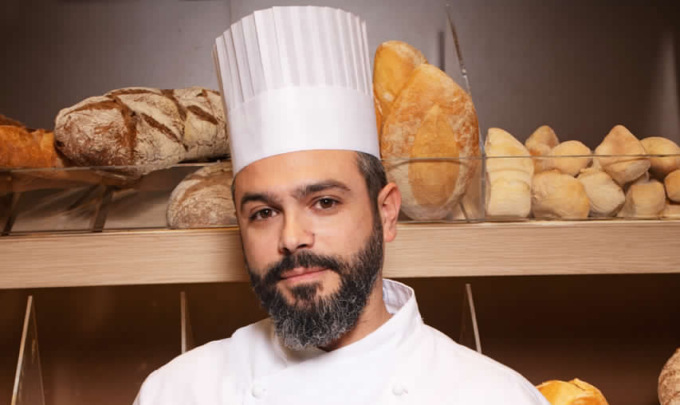 Bollette triplicate, panetteria aperta solo la mattina