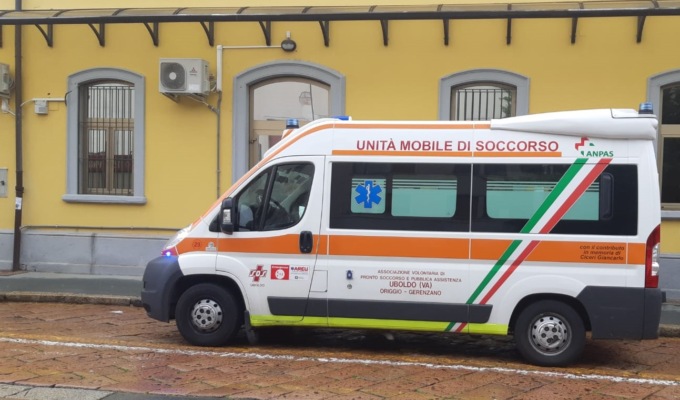 Malore a bordo, treno in ritardo
