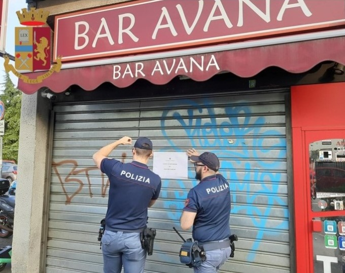 Pregiudicati tra i clienti, il Questore chiude il bar