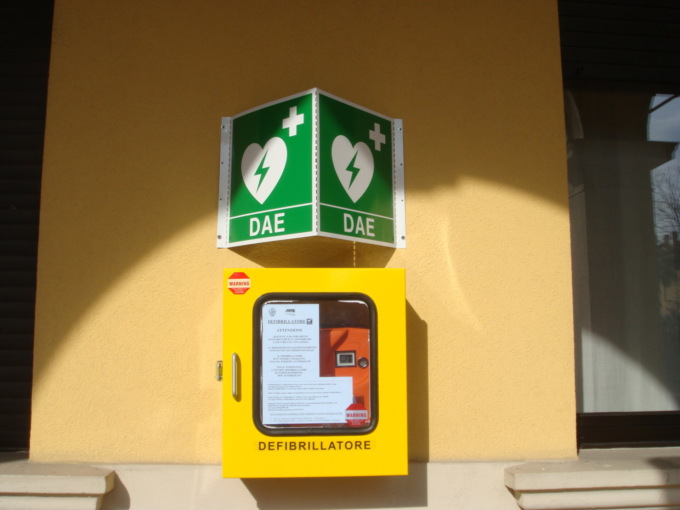 Salvato dagli amici del calcetto grazie al defibrillatore