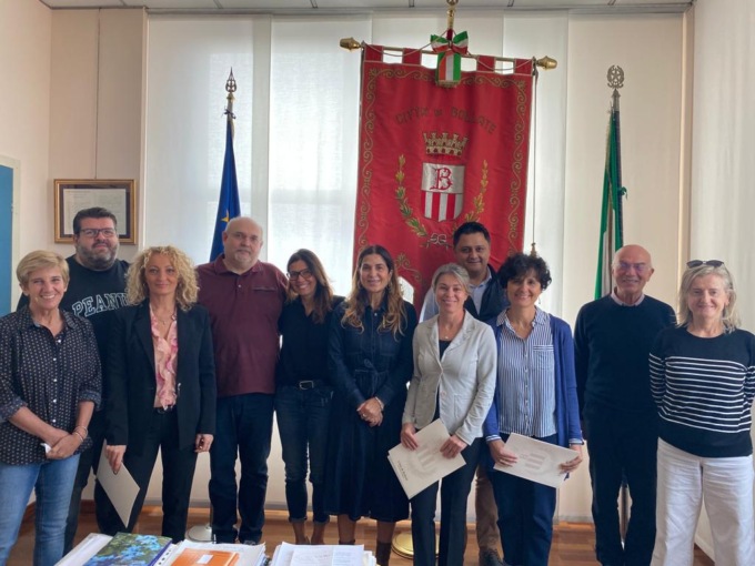 Il sindaco premia sei dipendenti comunali