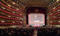 Alla Scala di Milano la consegna dell'Ambrogino delle imprese: sul palco oltre 300 tra realtà e lavoratori