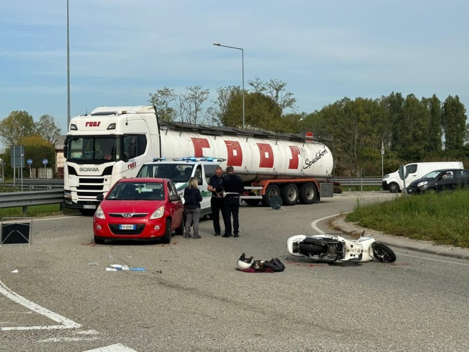 Incidente auto-moto: arriva l’elisoccorso in codice rosso