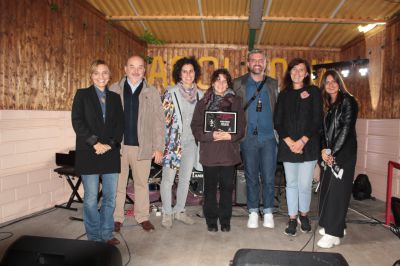 La giovane cantante milanese Valentina Brozzu vince il primo contest organizzato da Arcichedonne