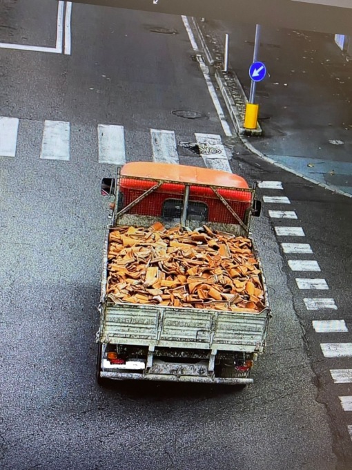 Trasporto irregolare di rifiuti, sequestrati due camion
