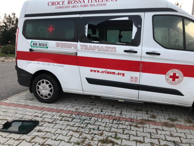 Vandali scatenati contro la Croce Rossa di Corbetta, il sindaco “Un gesto stupido e becero”