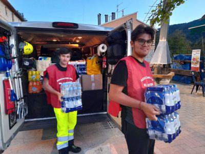 A 15 anni nel fango per aiutare le popolazioni alluvionate delle Marche