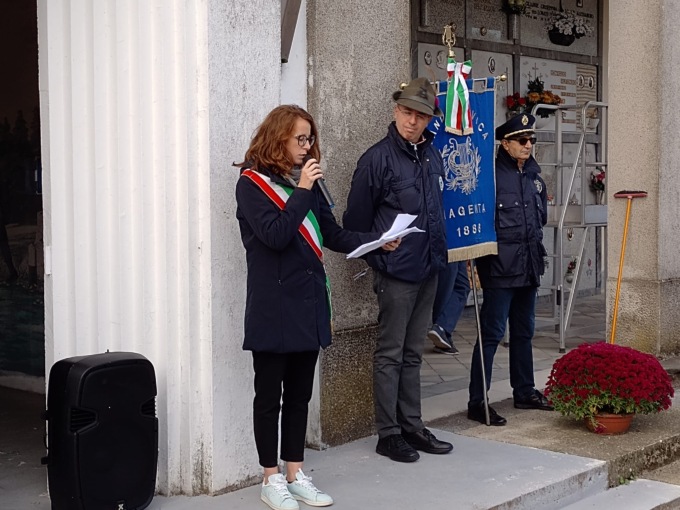 Un nome in più sulla lapide dei caduti bareggesi