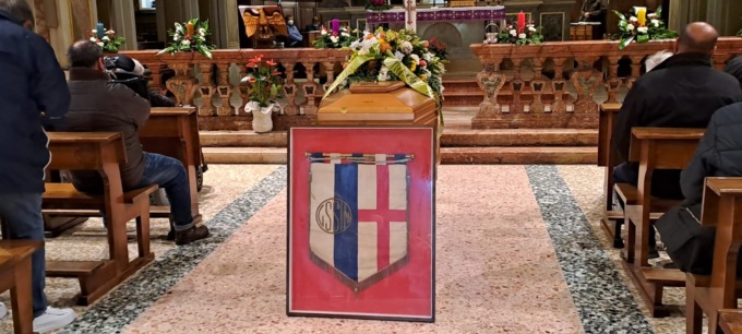 Addio "Gigante": un applauso per l'ultimo saluto a Federico Re Sartò