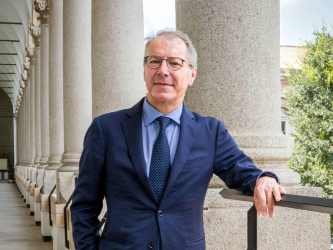 Il dottor Zuccotti riceve l’Ambrogino d’oro