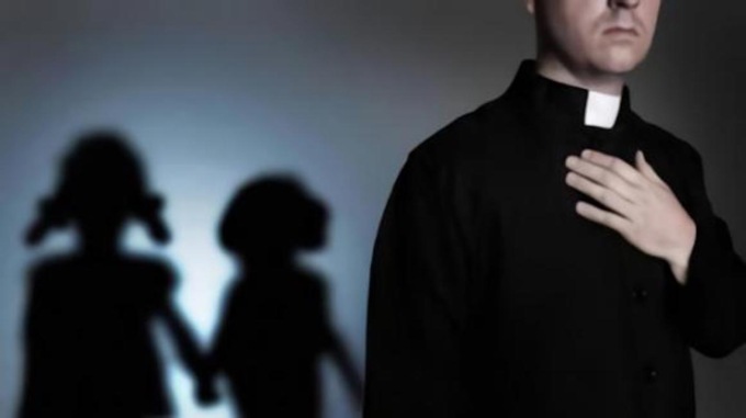 Abusi nella Chiesa: parrocchie e vescovi in preghiera per le vittime