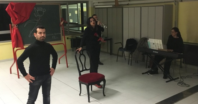 Gran debutto per il gruppo teatrale di insegnanti “Ego Eimi”