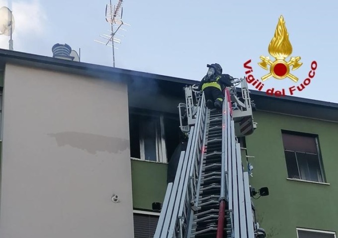 Appartamento a fuoco, grave la proprietaria