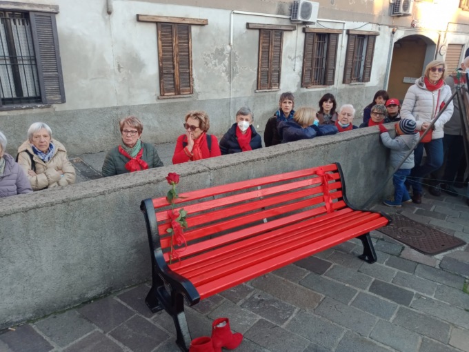Nuova panchina rossa per Bollate