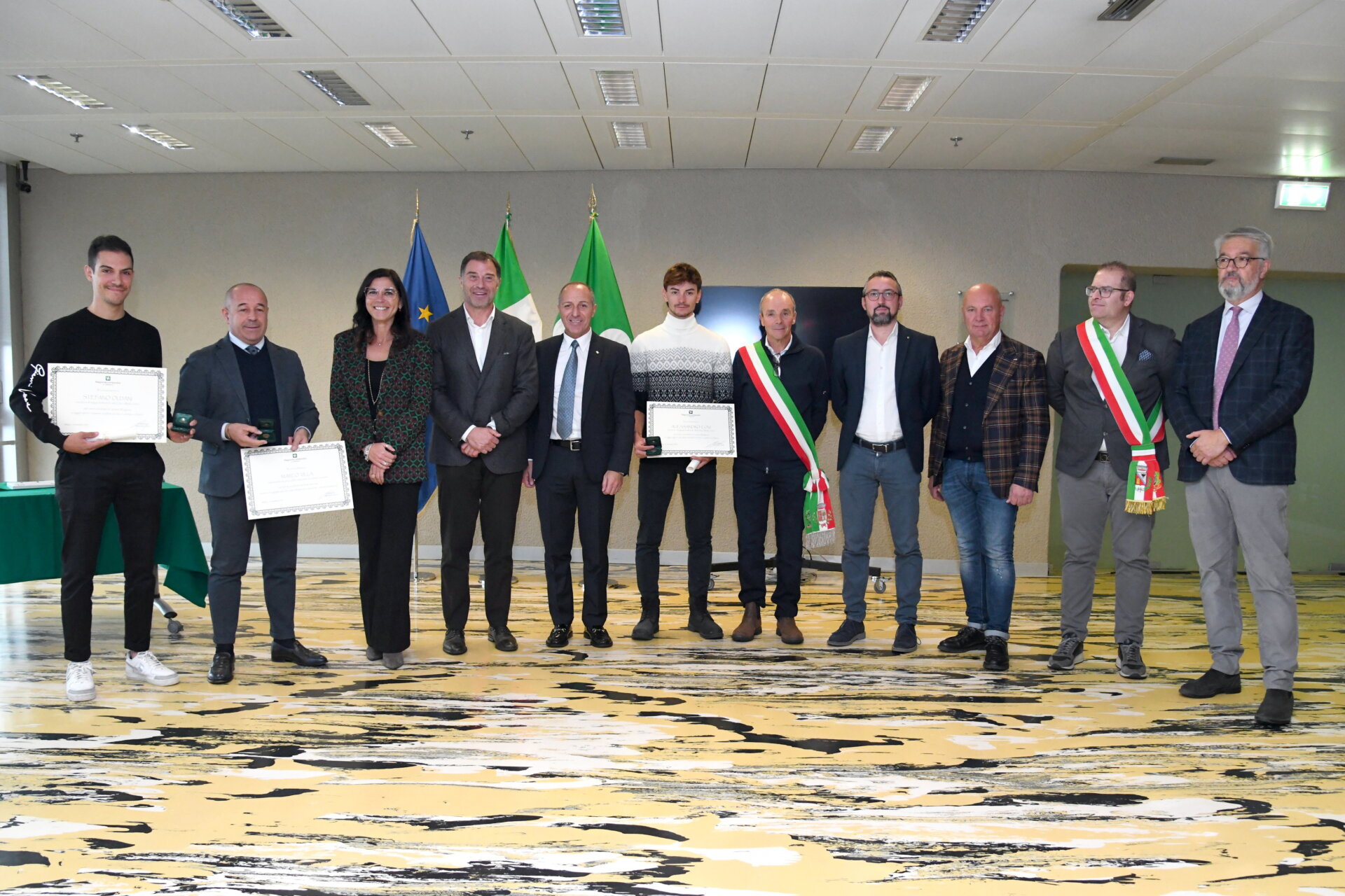 premiazione ciclisti gruppo