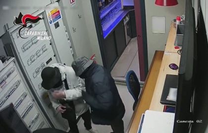 Rapinavano le Sale slot sognando i Caraibi: fermati due uomini VIDEO