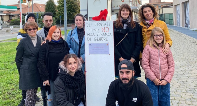 Totem per la raccolta di pensieri contro la violenza di genere