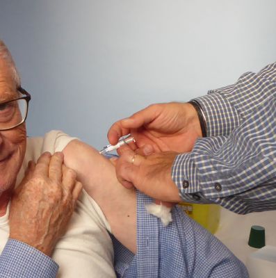 Vaccinazioni anti-influenzali in città, un aiuto anche dal Centro Anziani