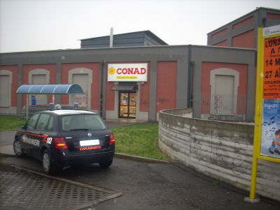 Vanzago sotto scacco dei ladri, tre negozi rapinati in 10 dieci giorni