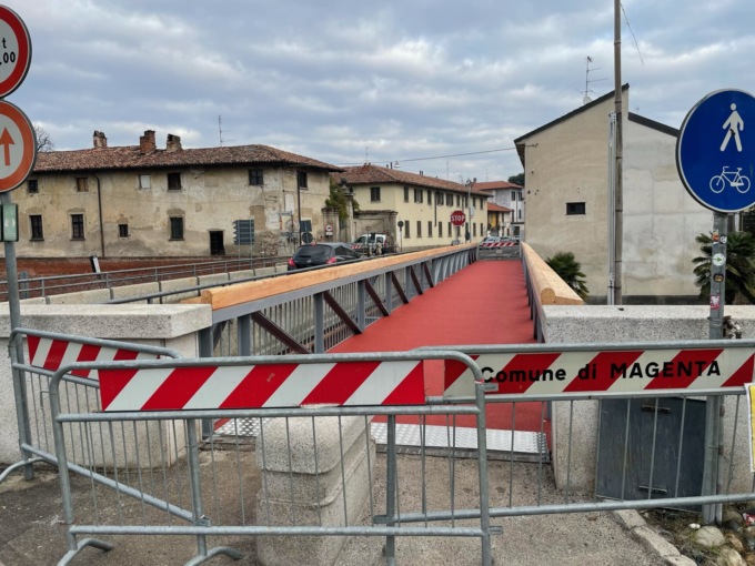 Riapre la passerella pedonale di Pontevecchio