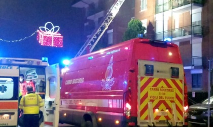 Appartamento distrutto dalle fiamme la notte di Natale IL VIDEO