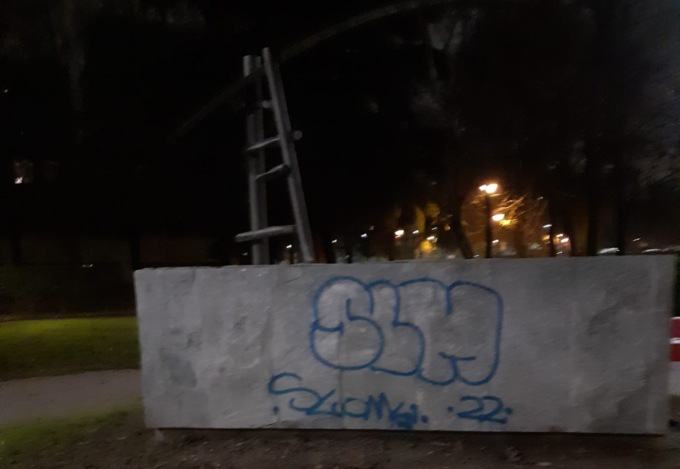 Appena inaugurati, vandalizzati il parco Gino Strada e la casetta dell’acqua