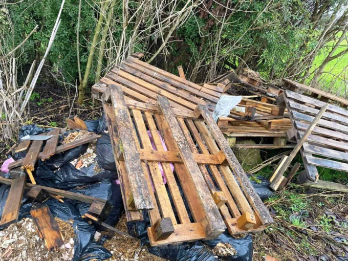 Rifiuti abbandonati: 78 multe in un anno