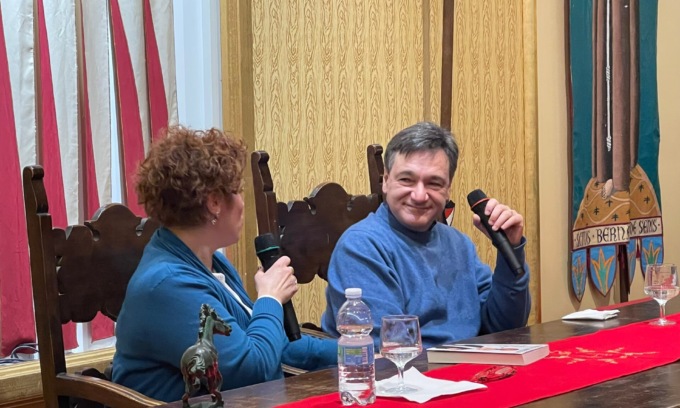 Caressa al Maniero di Legnano per presentare il nuovo libro