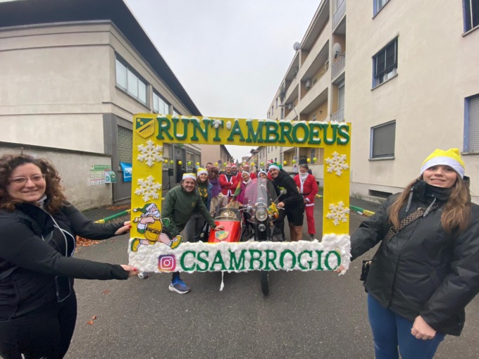 Quasi 200 Babbi Natale in corsa con la contrada Sant’Ambrogio