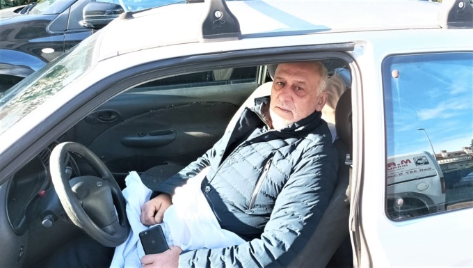 Vivere in auto a gennaio: il 63enne senaghese chiede aiuto