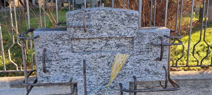 Monumento al partigiano vandalizzato: la denuncia dell’Anpi