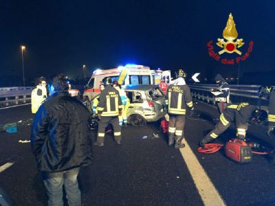Mamma e bimba di 11 mesi in gravissime condizioni dopo un incidente sulla Tangenziale Ovest