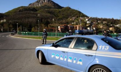 Motociclista rhodense scappa a un posto di blocco, preso in Francia dopo una sparatoria