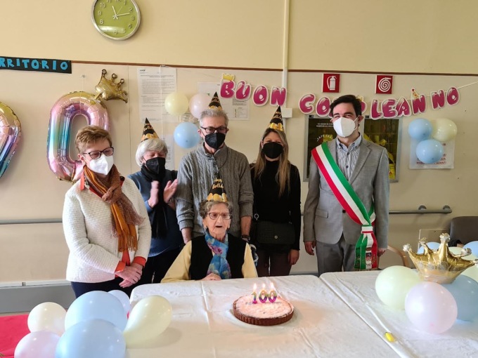 Grande festa alla RSA per i 100 anni di Alma Morelli