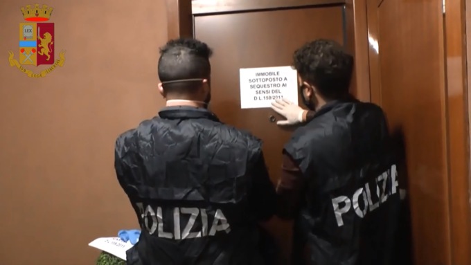 Sequestrati quattro appartamenti ad una coppia di 70enni