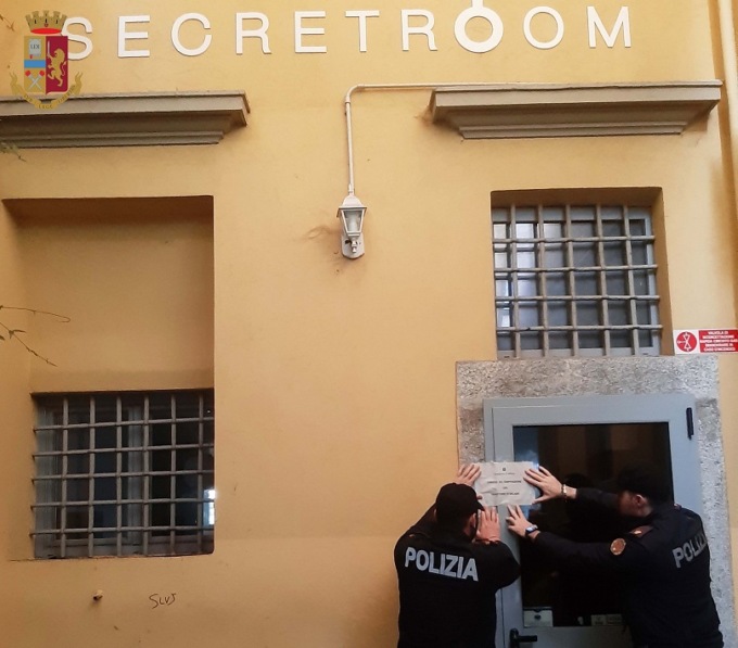Risse e locale pieno oltre il limite: chiusa per 15 giorni la discoteca “Secret room”