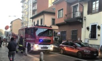 A fuoco il tetto di un'abitazione della Corte del Murnè