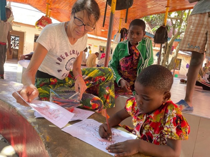 Rosa e Gilberto “adottano” 114 bambini della Tanzania