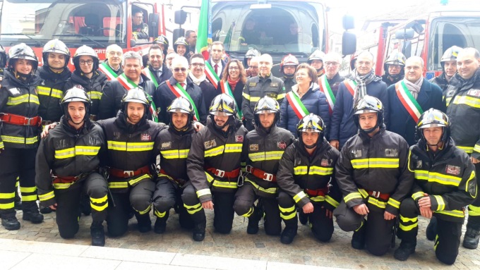 Una targa in memoria dei pompieri che non ci sono più