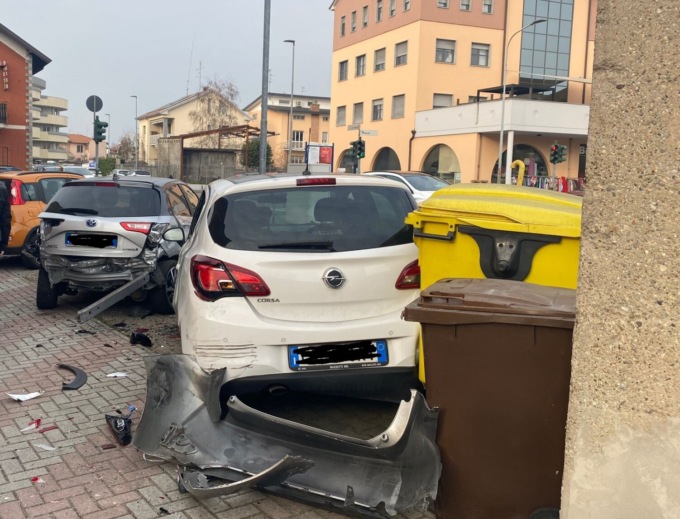 Incidente all’incrocio: 50enne soccorsa