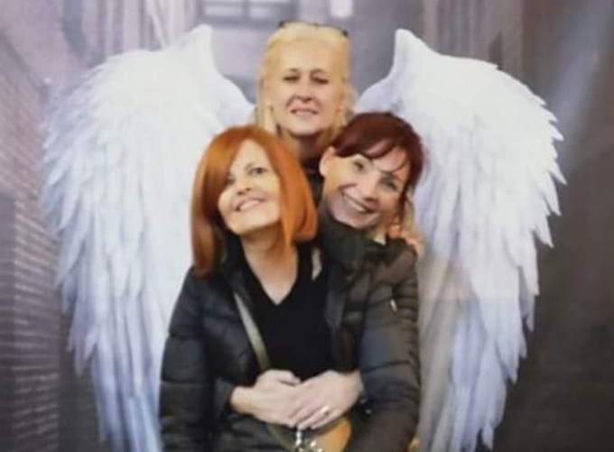 Amiche morte nell’incidente al casello dell’A4: “Ora siete insieme in Paradiso”