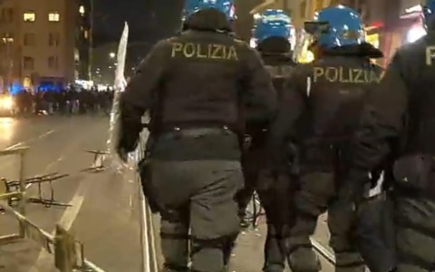 Scontri in centro a Milano, sale a 32 il numero degli arrestati