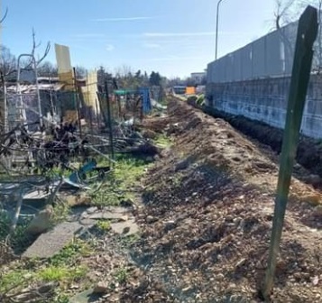 Orti comunali «danneggiati» dal cantiere per il nuovo gattile, la rabbia dei pensionati