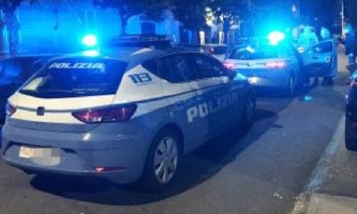 Rubano la borsa a una turista: arrestate due ventenni