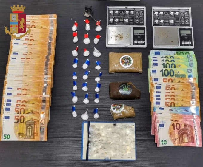Fuga rocambolesca in auto: arrestato spacciatore
